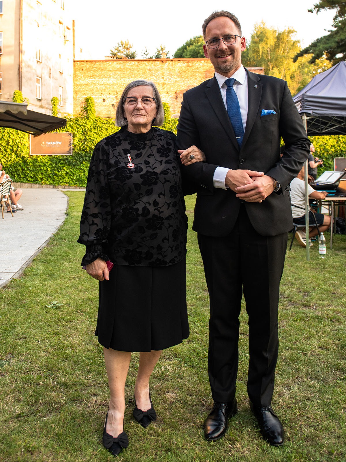 Halina Jucha i prezydent Tarnowa Jakub Kwaśny